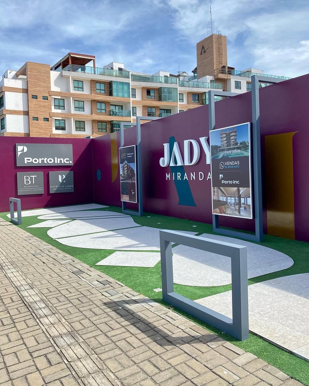 Tapume de obras desenvolvido pela Setta Studio